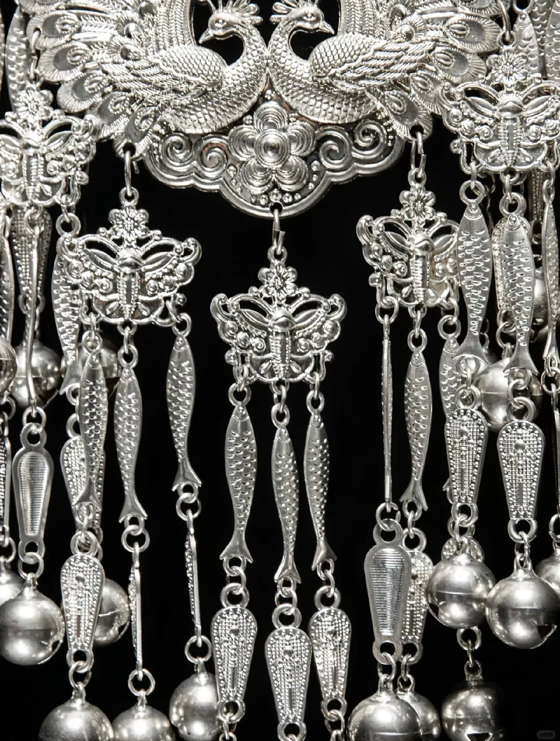 Gleaming Silver, A Fashionable Rebirth: The Traditional Charm and Modern Transformation of Miao Silver Ornaments