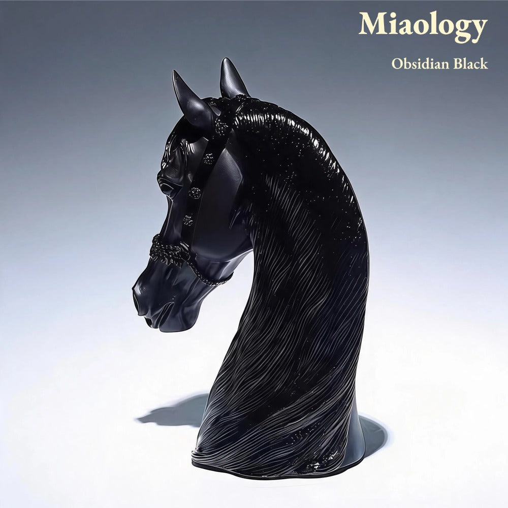 Handcrafted Glass Horse Head Sculpture – Three-Color Crystal Glass Steed Art Ornament