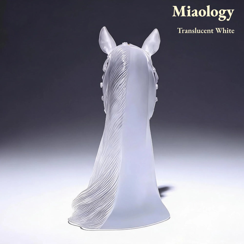 Handcrafted Glass Horse Head Sculpture – Three-Color Crystal Glass Steed Art Ornament