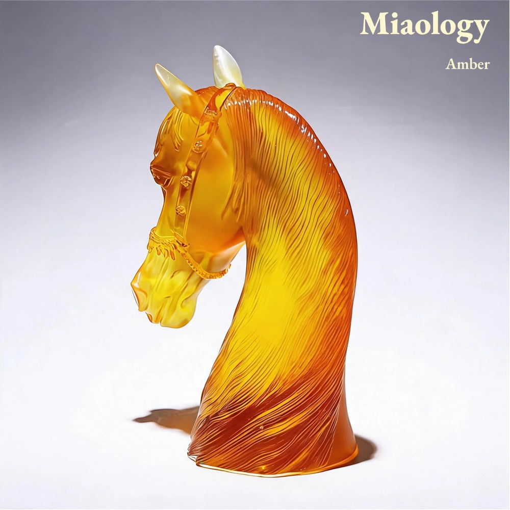 Handcrafted Glass Horse Head Sculpture – Three-Color Crystal Glass Steed Art Ornament