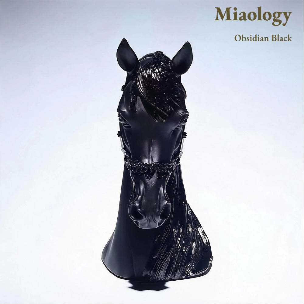 Handcrafted Glass Horse Head Sculpture – Three-Color Crystal Glass Steed Art Ornament