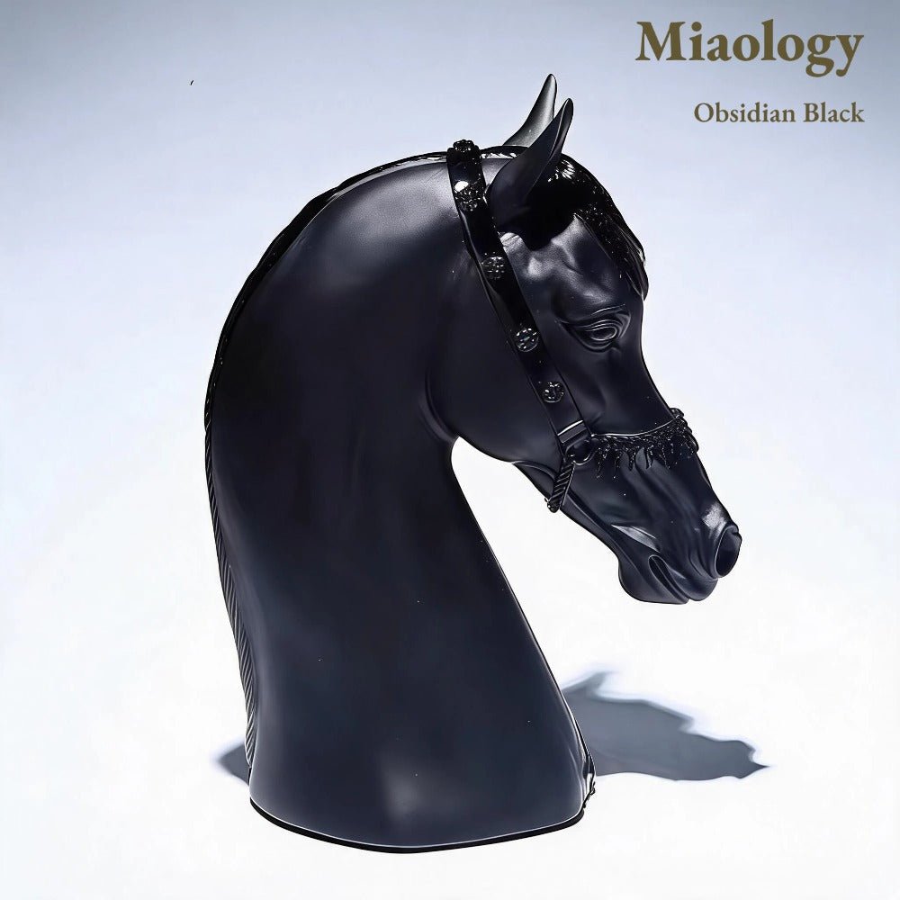 Handcrafted Glass Horse Head Sculpture – Three-Color Crystal Glass Steed Art Ornament