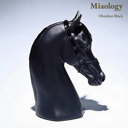 Handcrafted Glass Horse Head Sculpture – Three-Color Crystal Glass Steed Art Ornament